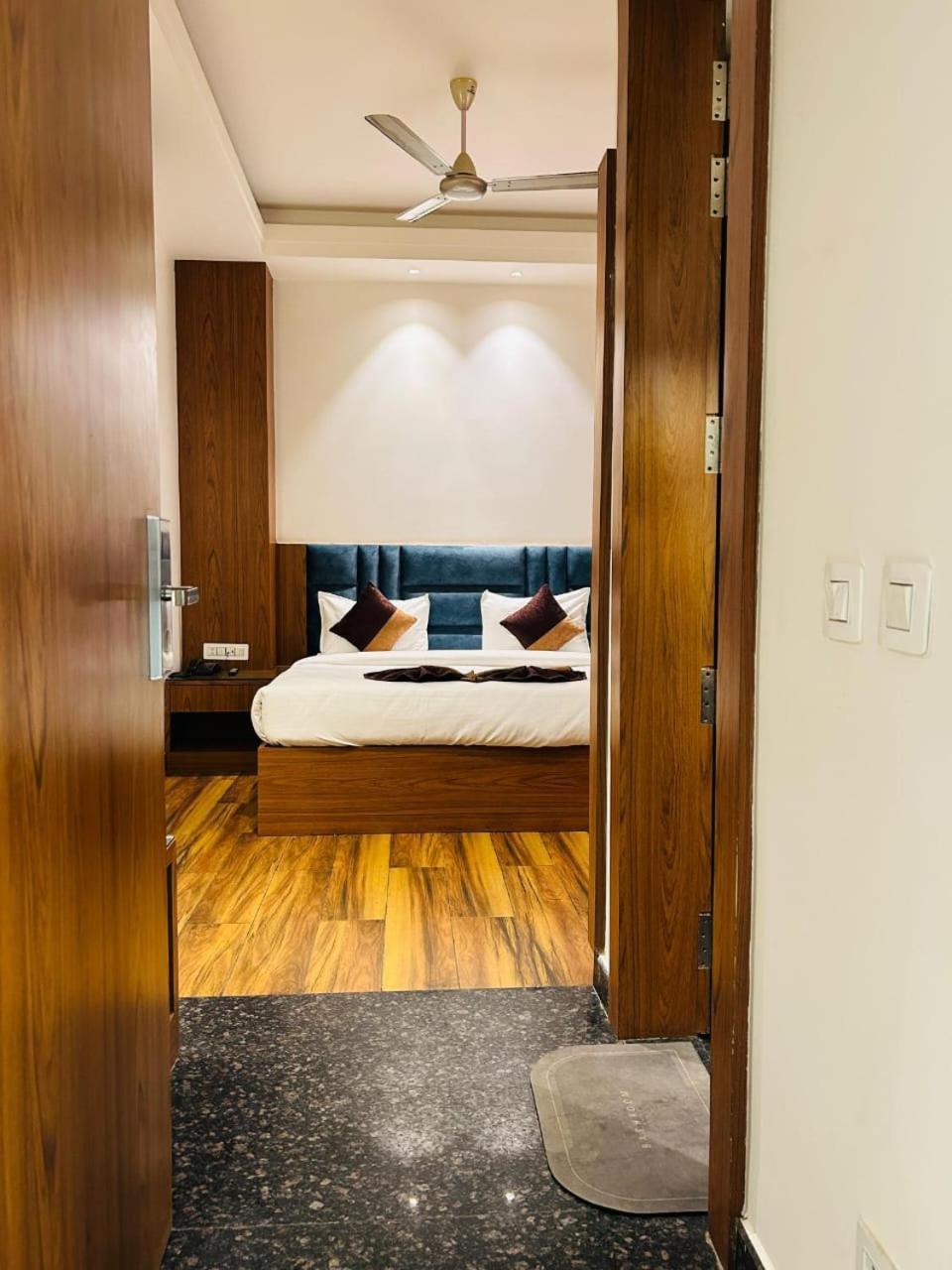 Hotel Swarn Bhoomi كانبور المظهر الخارجي الصورة